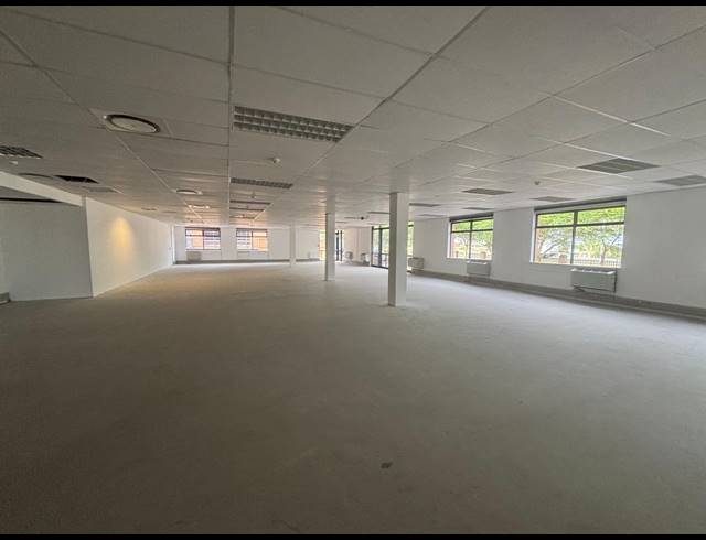1,014M² OFFICE TO LET IN PLATTEKLOOF 3